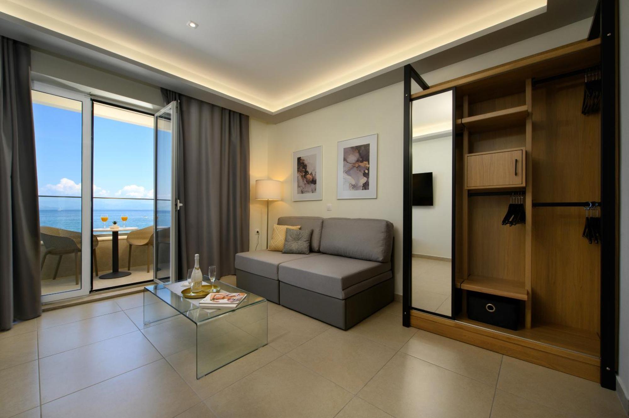 Potamaki Beach Hotel Benitses  Bilik gambar